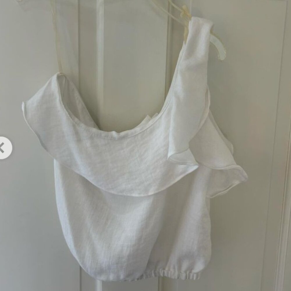 ASTR the Label one shoulder ruffle top.